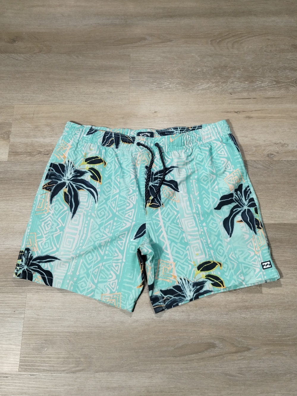 Billabong Men's Mint Green Floral Swim Shorts XXL Beach Hawaiian Summer Vibes